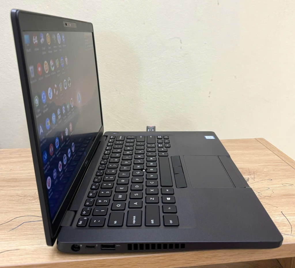 [504030NXP21] Dell 5400 (i5-8365/16G/256M2/11P) FHD B+ 3h50